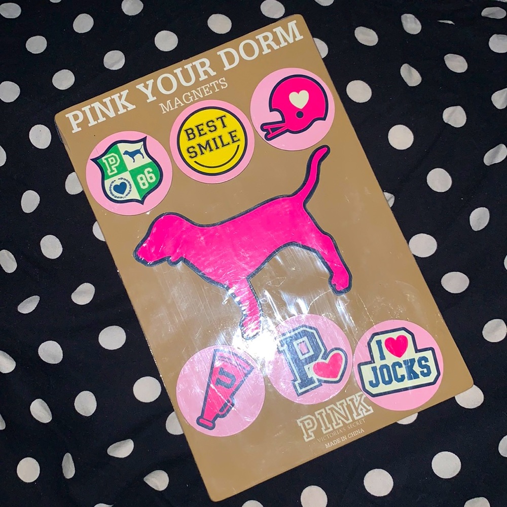 Pink Your Dorm Magnets x7
